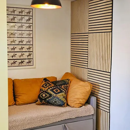 Klein Waldseele شقة *